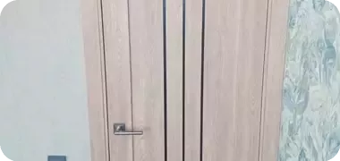 Установили в квартире межкомнатную дверь
